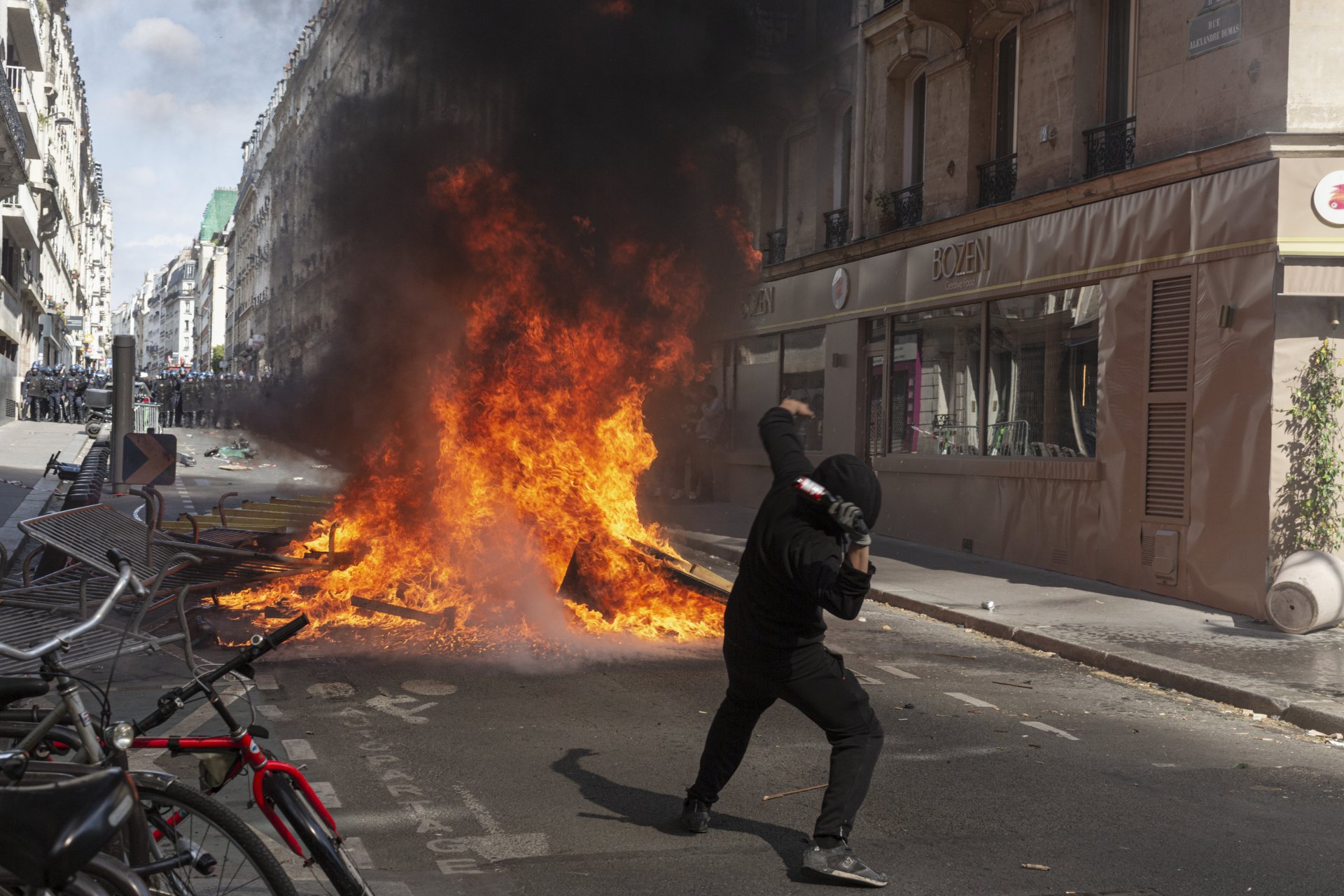 Сблъсъци в Париж пкрай демонстрациите за Деня на Труда