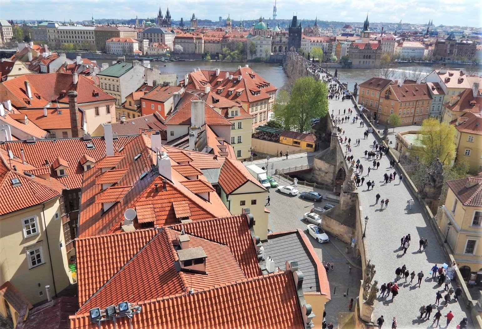 Поглед към покривите на Прага