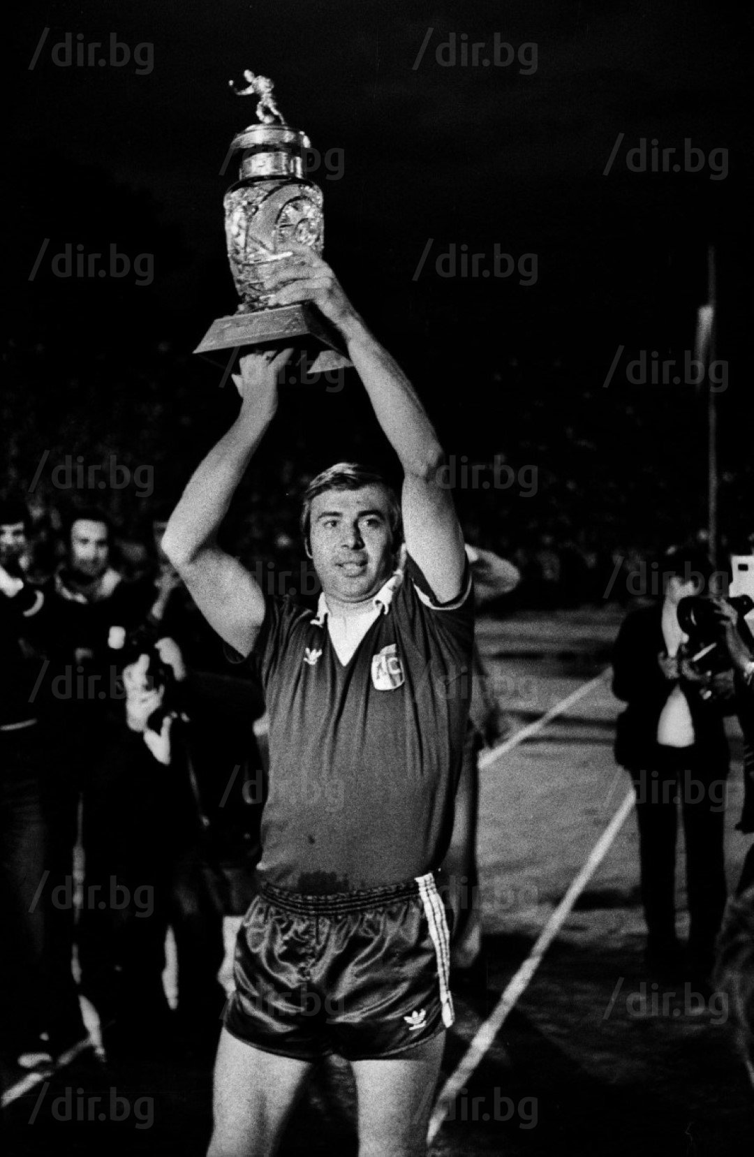 30 май 1979 г., последен 30-и кръг на първенството. Левски – ЦСКА 2:1. "Сините" са шампиони, а Панов ликува с купата.
