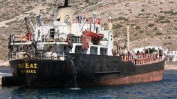 Иран задържа два гръцки танкера, Атина протестира остро