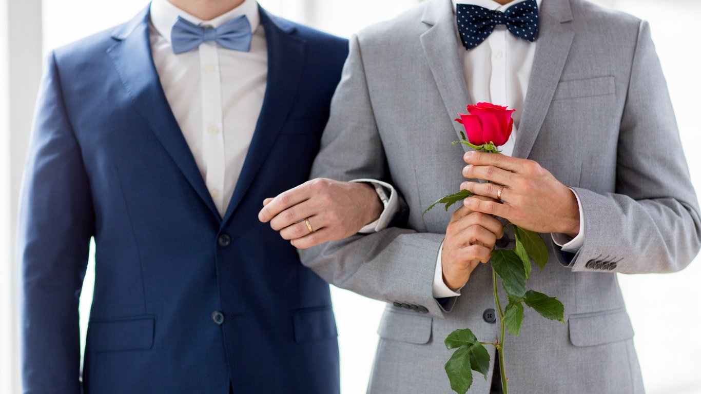Първа в Източна Европа: Еднополовите бракове в Словения вече са законни