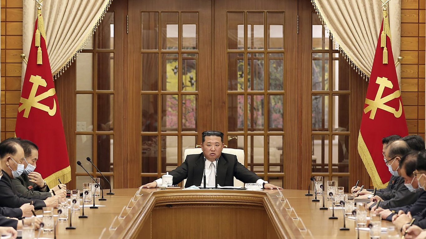 Ким затвори градове и региони, цяла Северна Корея, след първия признат случай на COVID-19