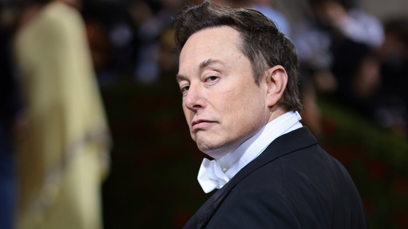 "Джонсън срещу Мъск, SpaceX и Tesla": Иск за $238 млрд. срещу най-богатия човек