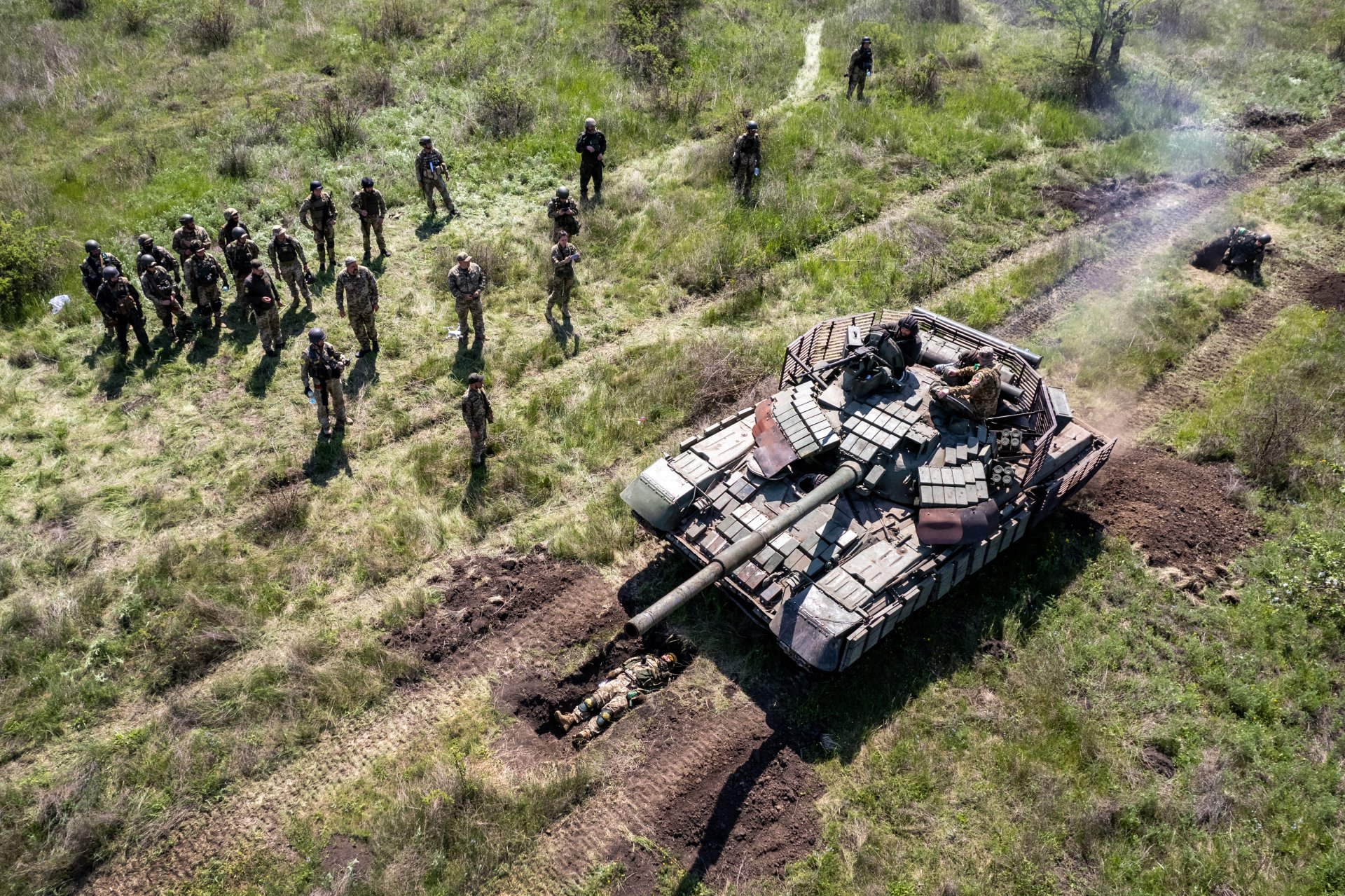 Обучение с танк ан южната украинска граница