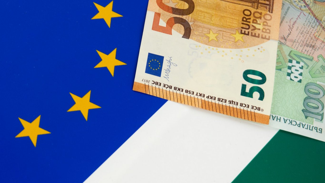 Изследване по поръчка на МФ: Бизнесът е готов за еврото, но много хора все още се страхуват