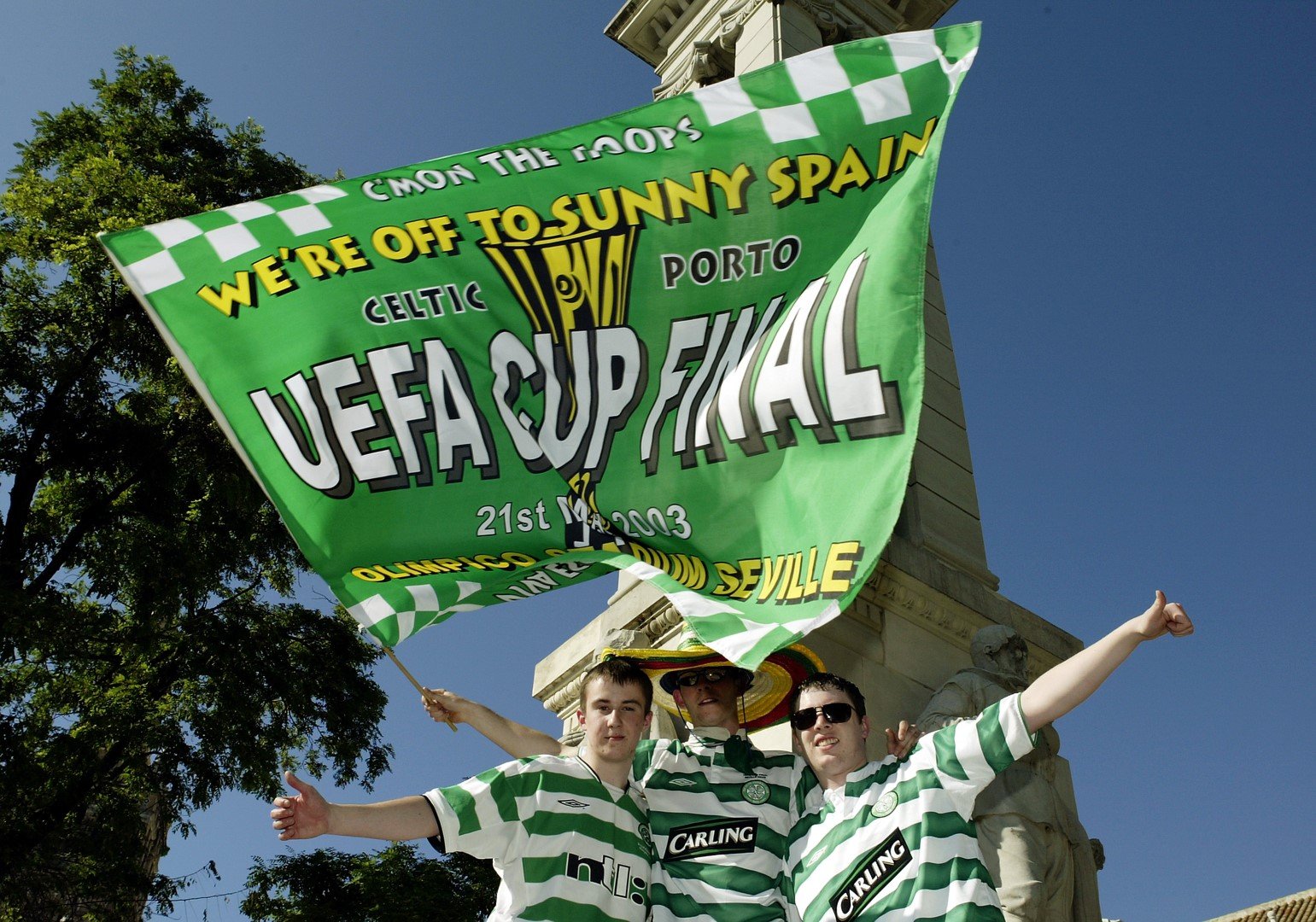 2003 г., Севиля. Морето от фенове на Селтик заля града за финала в Купата на УЕФА срещу Порто. Испанците знаят какво ги очаква и сега, но с агитката на другия гранд от Глазгоу.