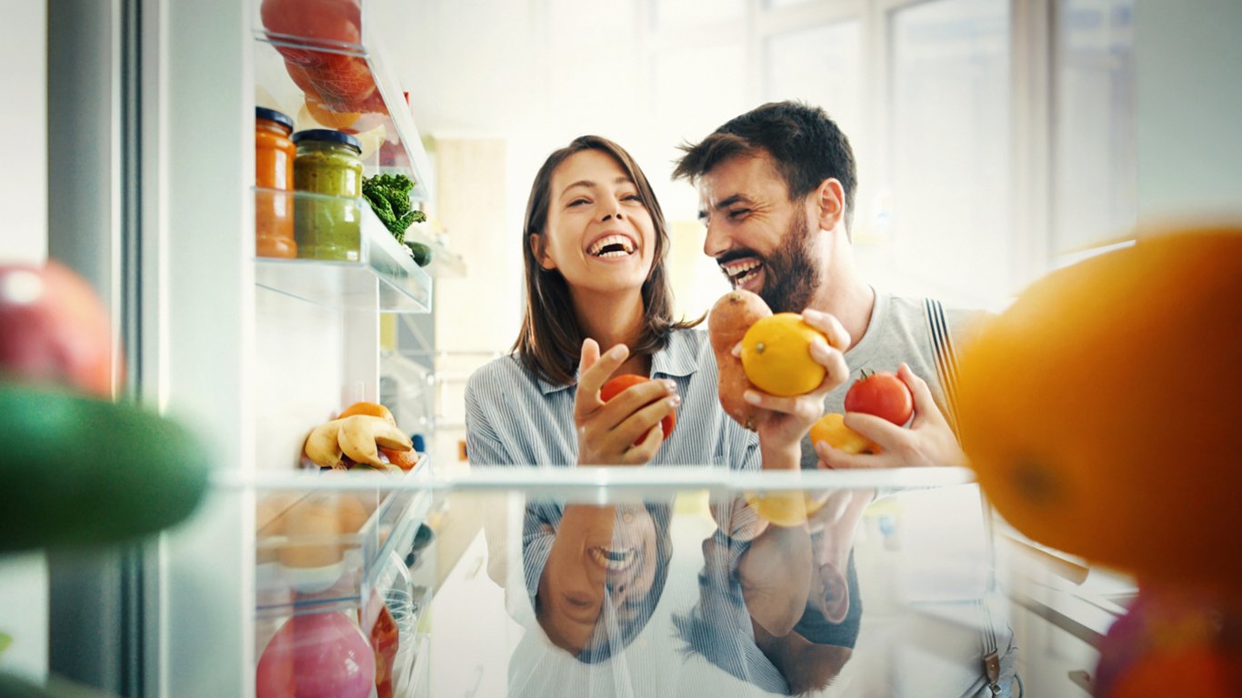 Ефективни методи и полезни съвети за почистване на хладилник