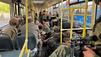 Надежди в Киев за размяна на бойците от "Азовстал", руски ракети удариха военен лагер