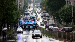 Блокади в цялата страна заради протеста на превозвачите (снимки)