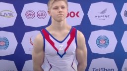 Руският гимнастик, който излезе с провокативен знак, е наказан за година