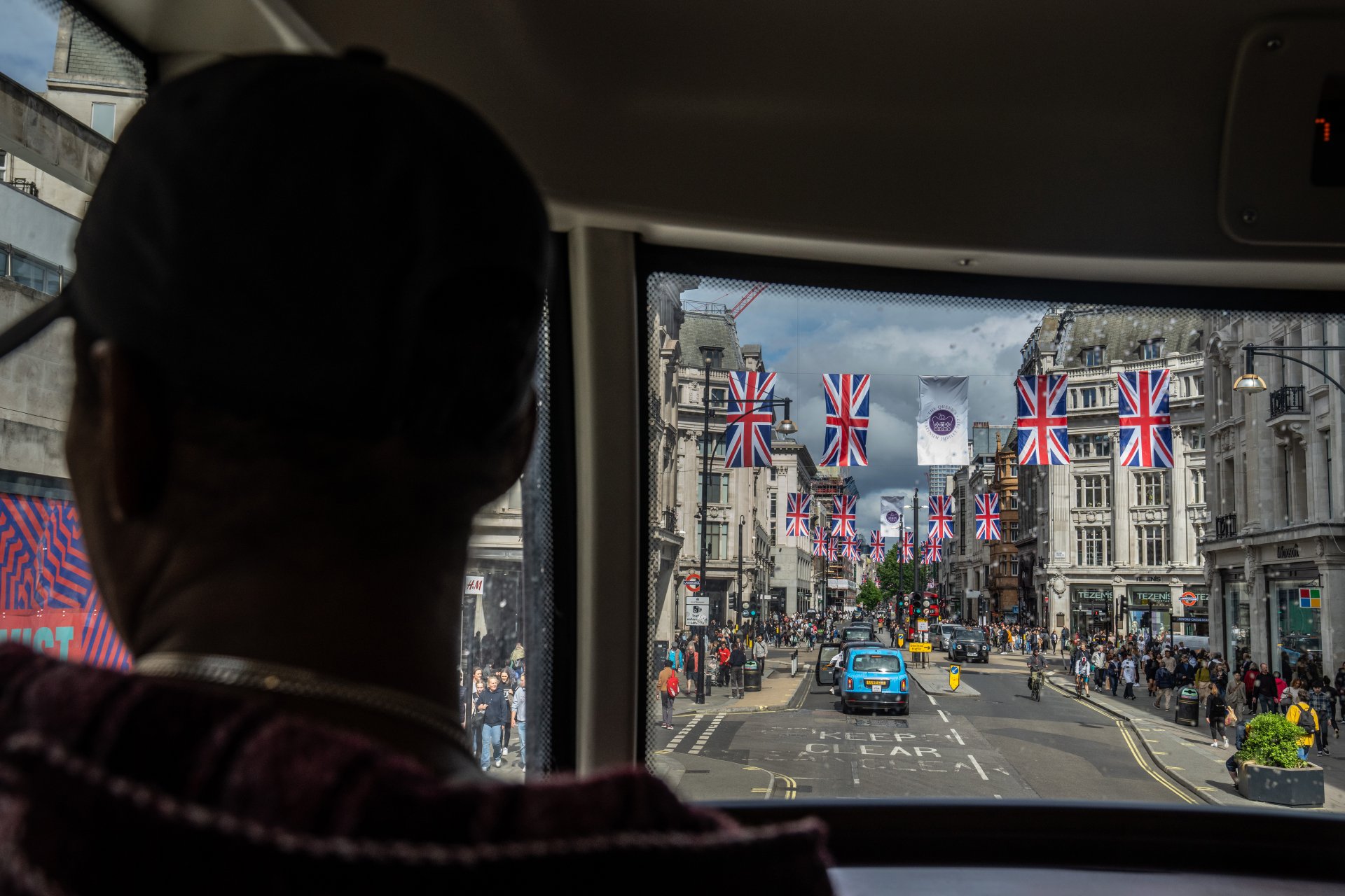 Лондонските улици се готвят за юбилея на Кралицата 