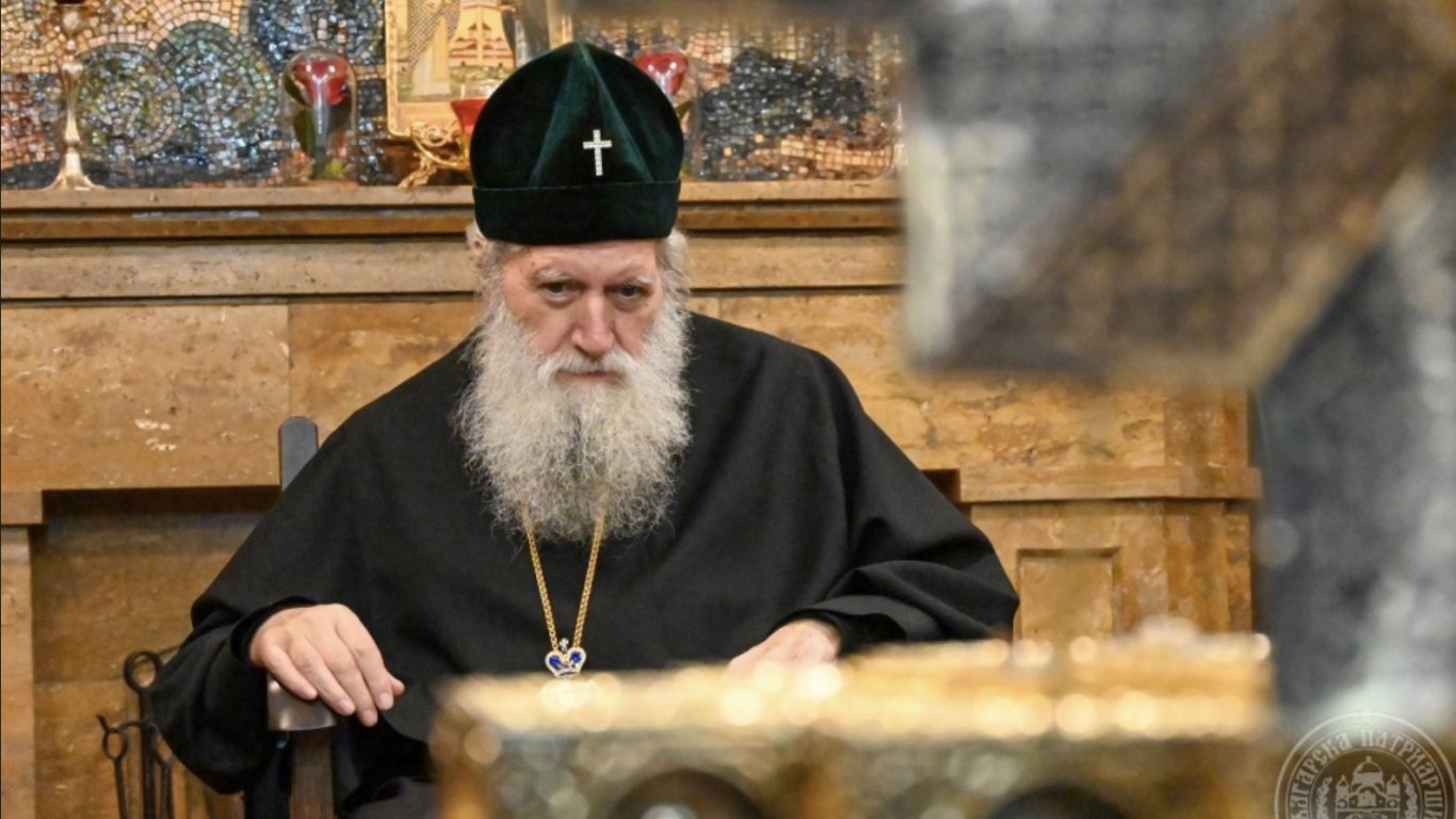Патриарх Неофит се поклони на Светите мощи на Св. св. Кирил и Методий (снимки)