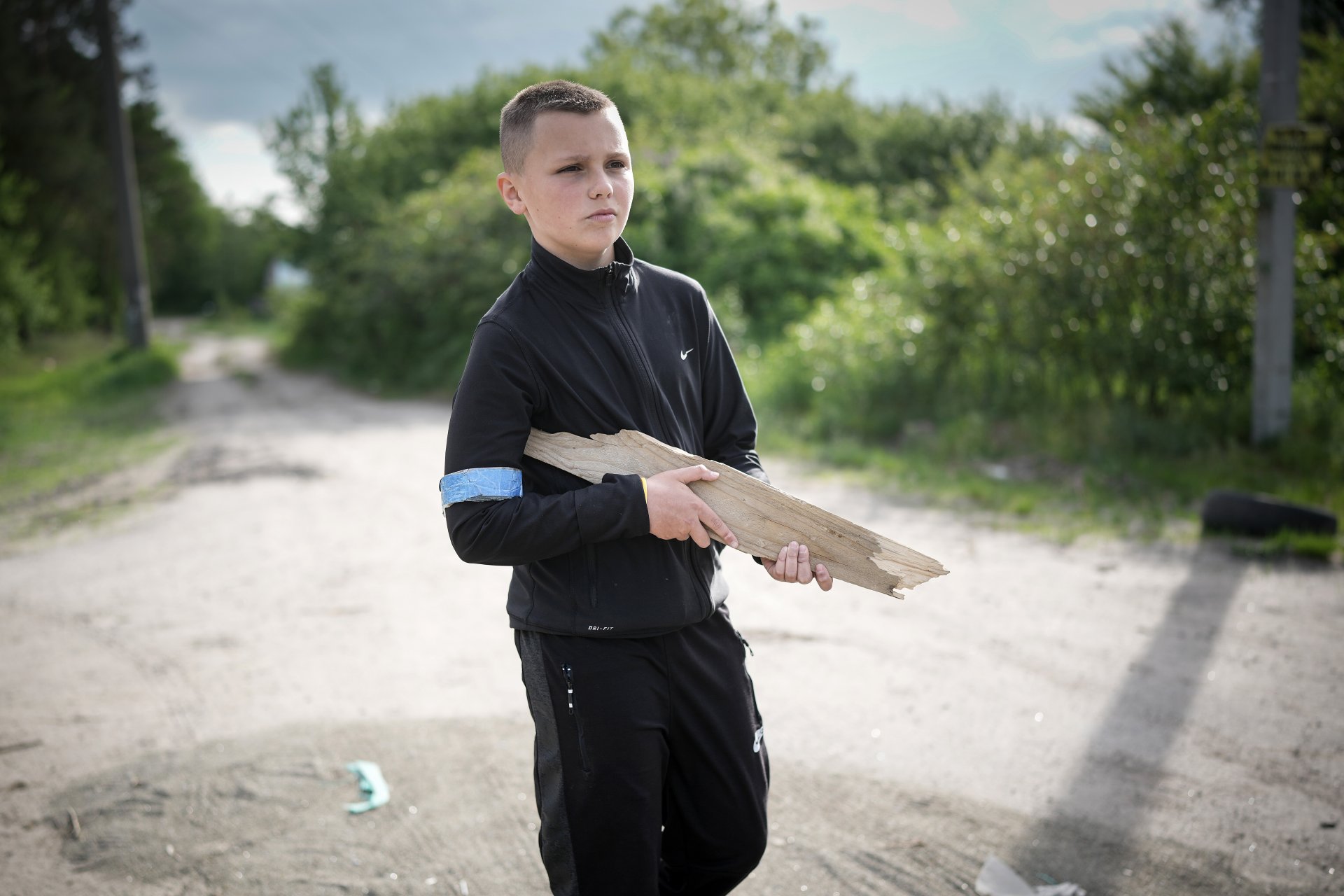 12-годишният Ростислав патрулира из селото си