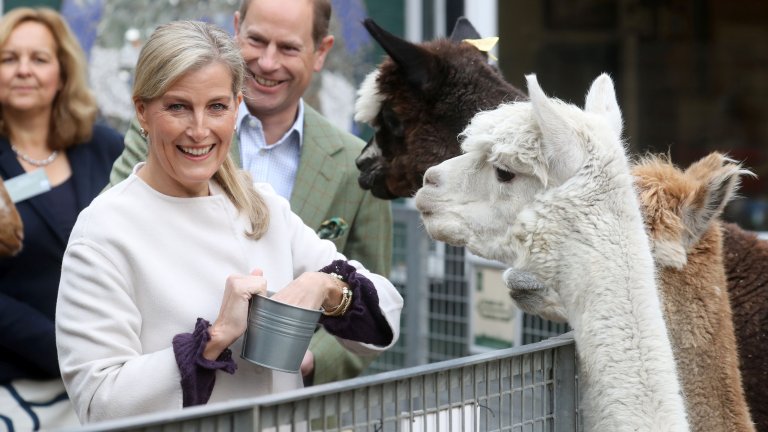 Защо снаха на Елизабет е била “на 15 минути от смъртта“ след раждането на дъщеря си?