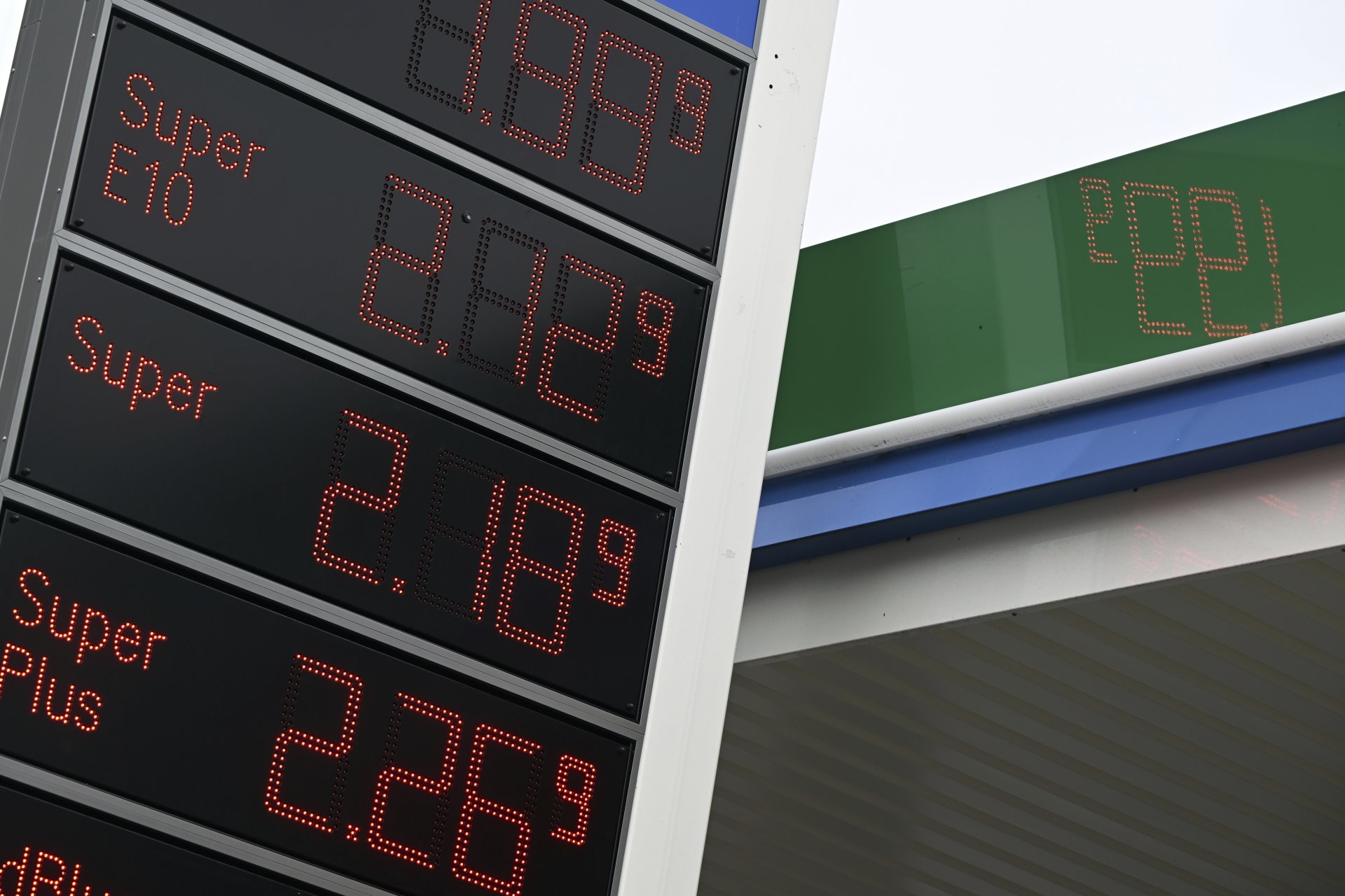 Цени на горивата в бензиностанция в Кьолн