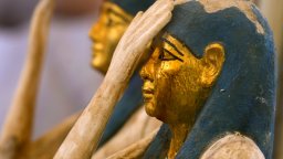 Откриха 250 дървени богато изрисувани саркофази и 150 бронзови статуетки на древноегипетски божества