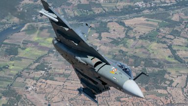 В Китай се подиграха на индийския изтребител HAL Tejas