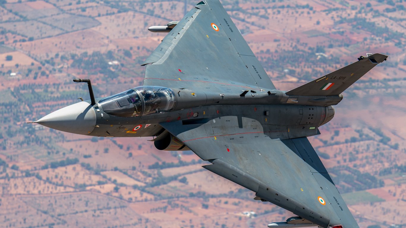 Индия има HAL Tejas