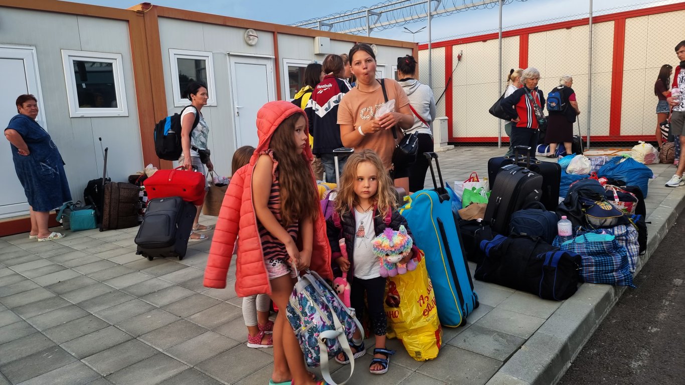 Масово бягство на украинците от Елхово в Румъния, останалите отиват в държавна база