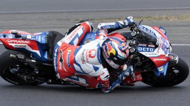 Невероятно: Състезател в Moto GP подобри рекорда за скорост (видео)