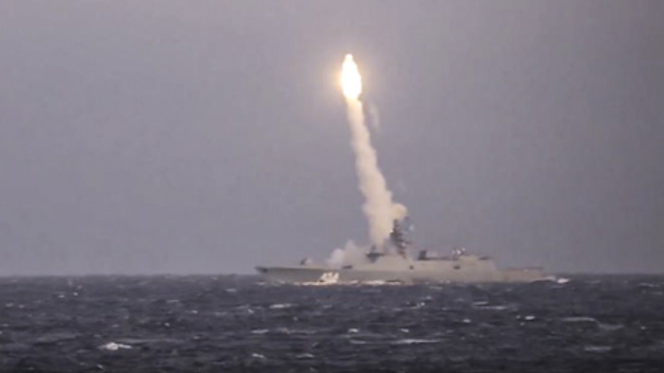 Руската фрегата с ракети "Циркон" ще участва в учение с Китай и РЮА в Индийския океан