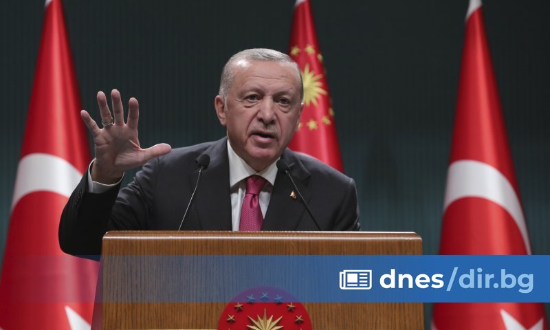С изменените разпоредби за мобилизацията и военното положение турският президент