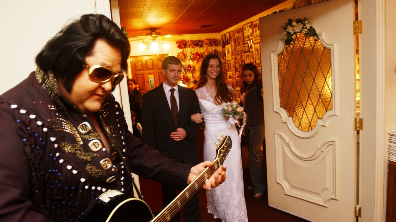 Спират сватбите с Елвис Пресли в Лас Вегас