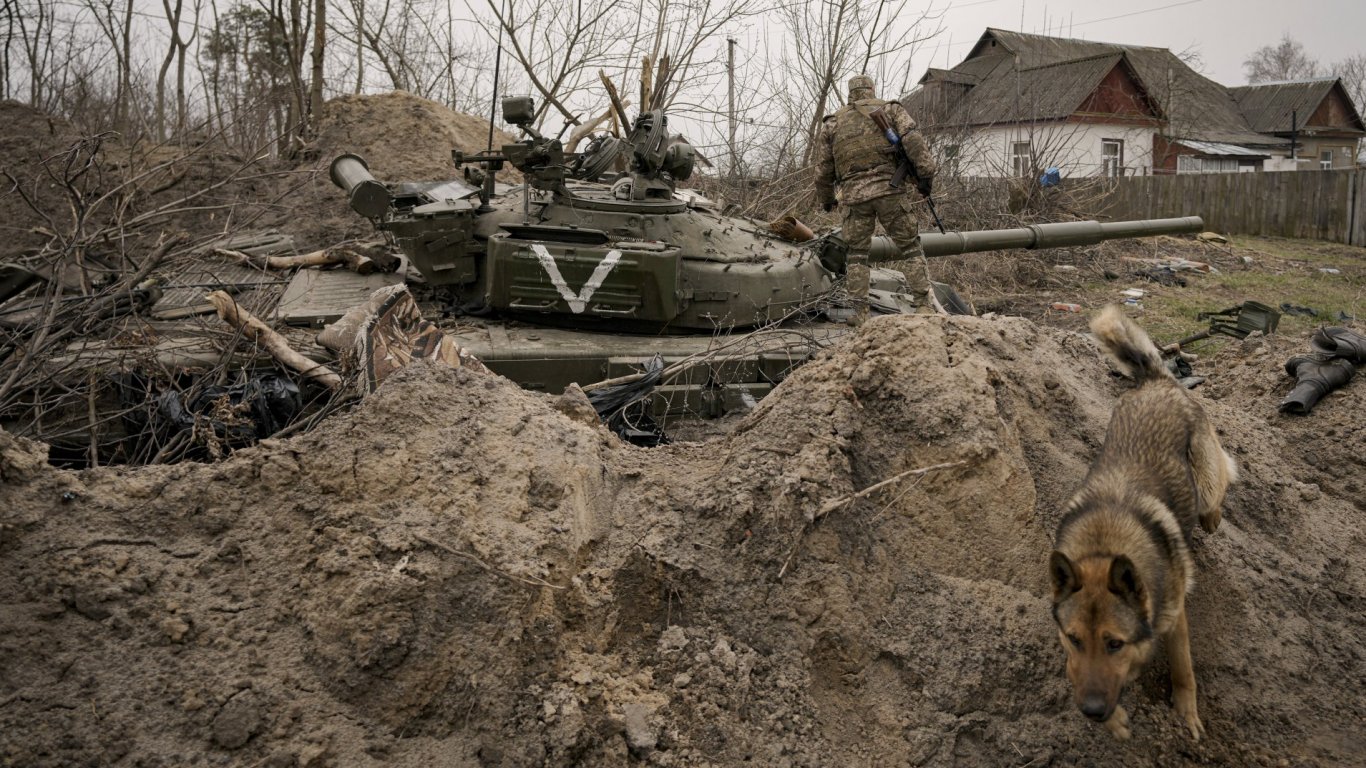 Франция ще изпрати на Украйна леки бойни машини