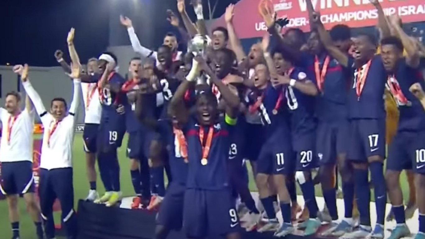 Франция свали "лалетата" от футболния трон при юношите