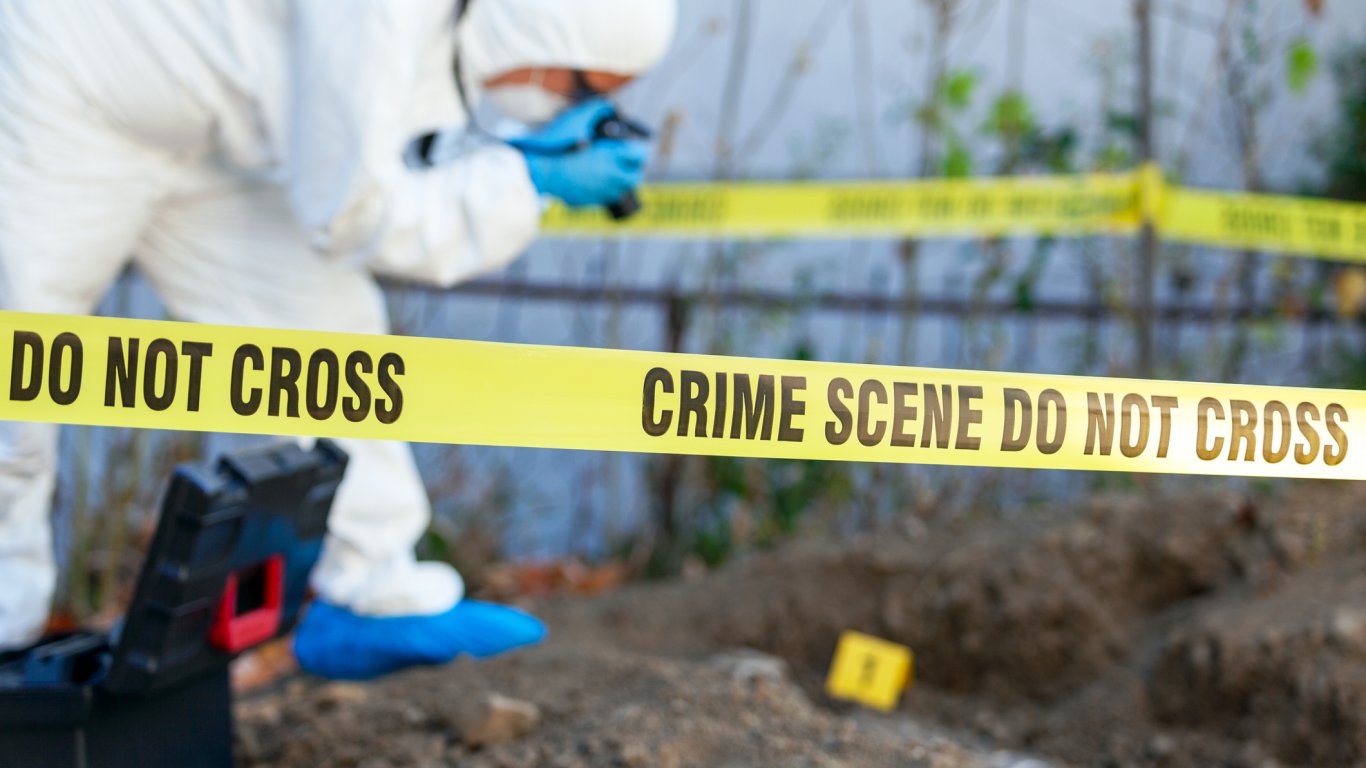 Човешки останки бяха открити в двора на къща в Стражица