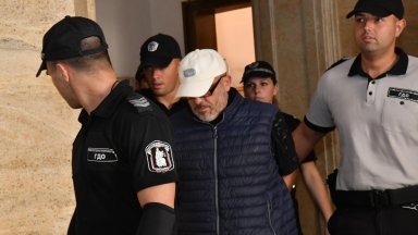 Енев е обвинен за това че в периода от 08 01 2020 г