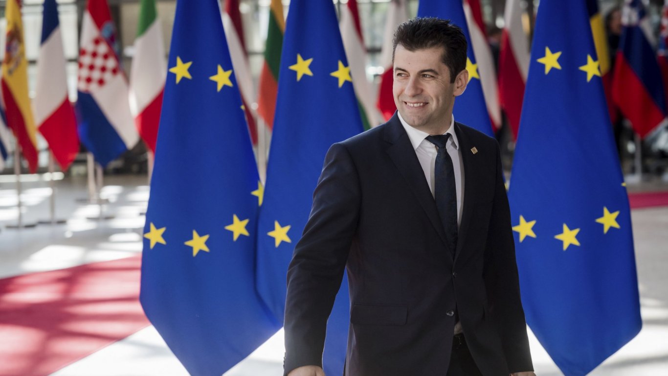 Петков заминава за Брюксел, на която ЕС ще обсъжда европътя на Скопие и Киев