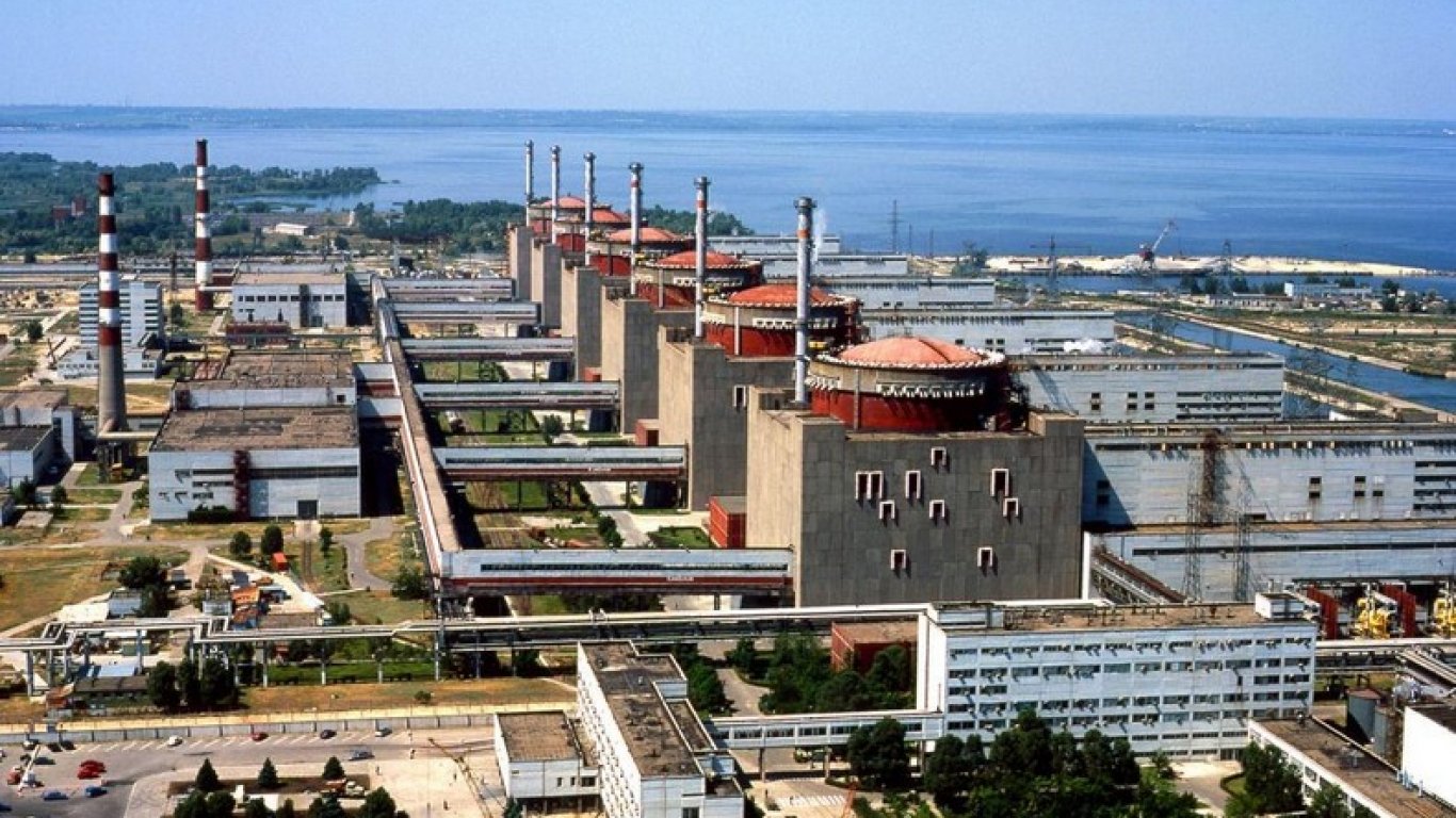 Системата за аварийна защита изключи един от трите действащи реактора на Запорожката АЕЦ