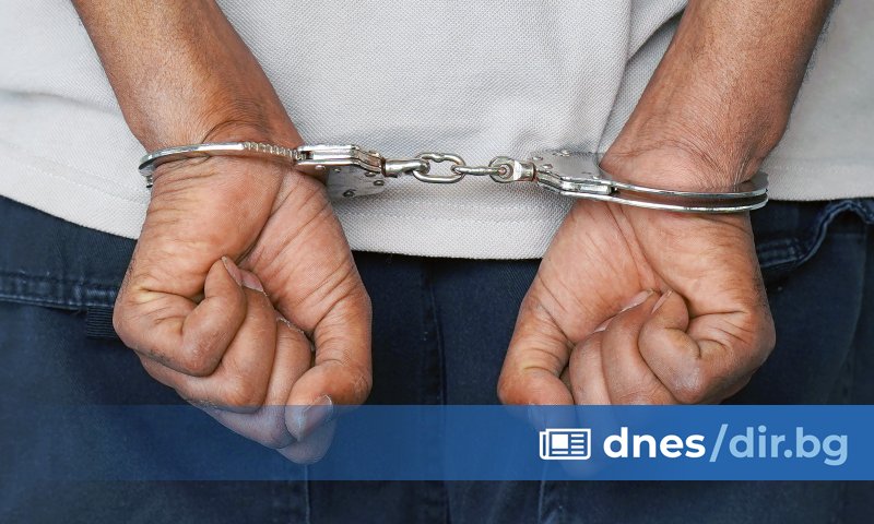 Италианската полиция заяви, че е арестувала днес 64-годишен бивш офицер