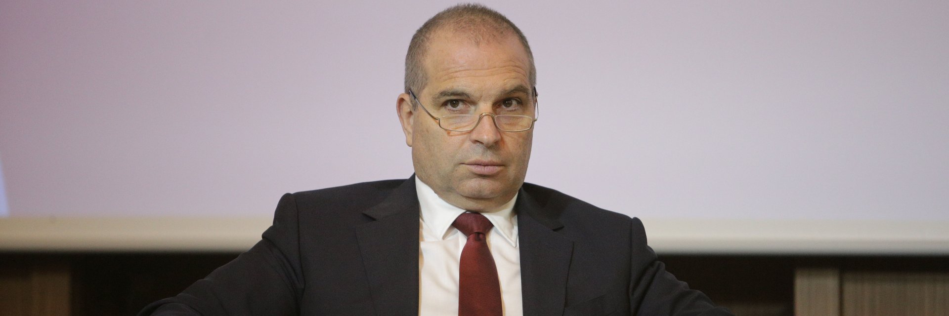 Караджов за обвиненията на Петков: Лъжа е, панически си спасява стола на мой гръб