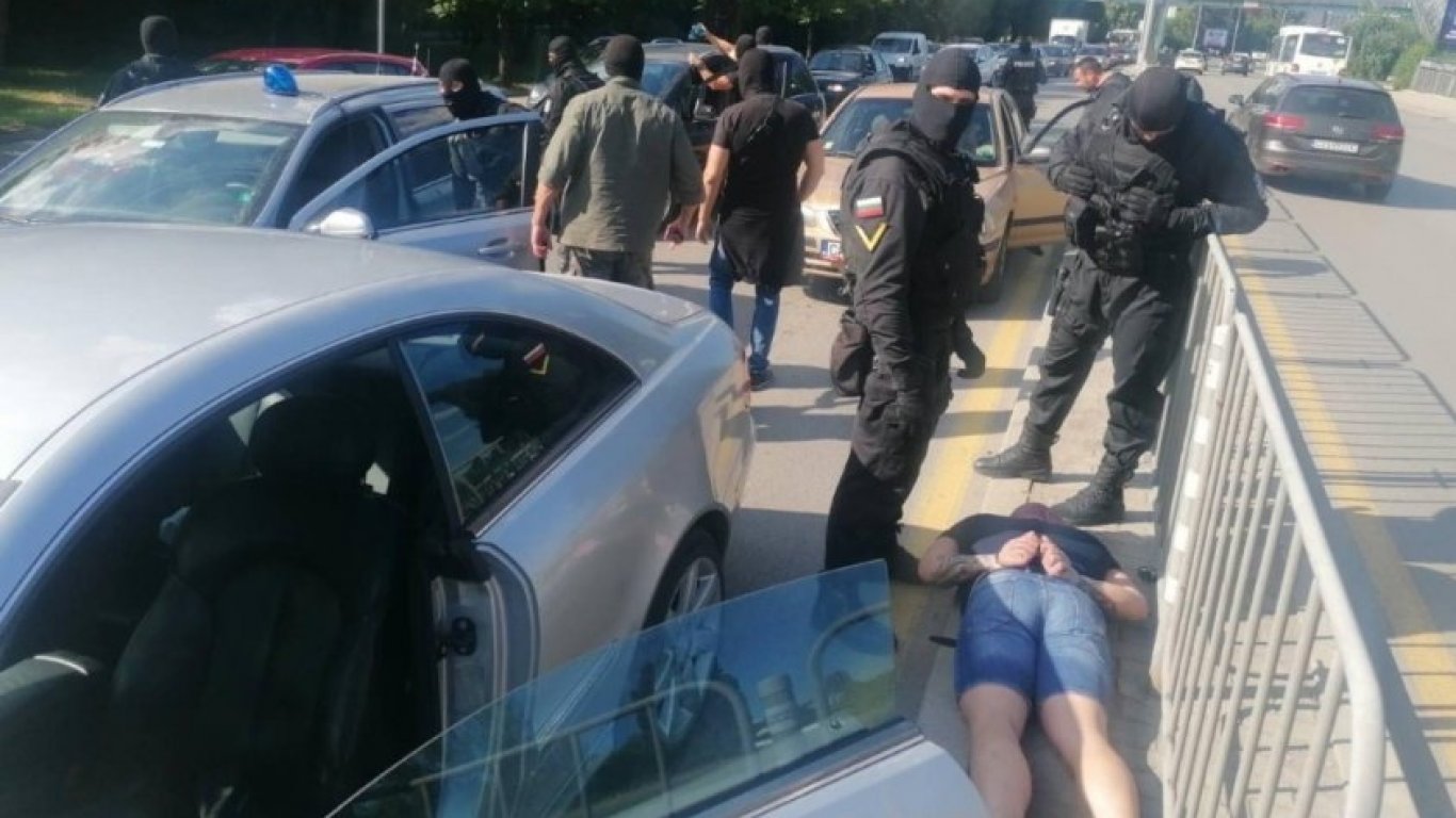 Арестуваха известен наркотрафикант при спецоперация в София 