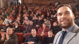  "Светецът светкавица" - хитовият документален филм на журналиста Ангел Бончев - в София