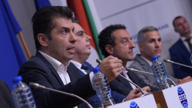 Петков събра депутатите и министрите на ПП на извънредно заседание