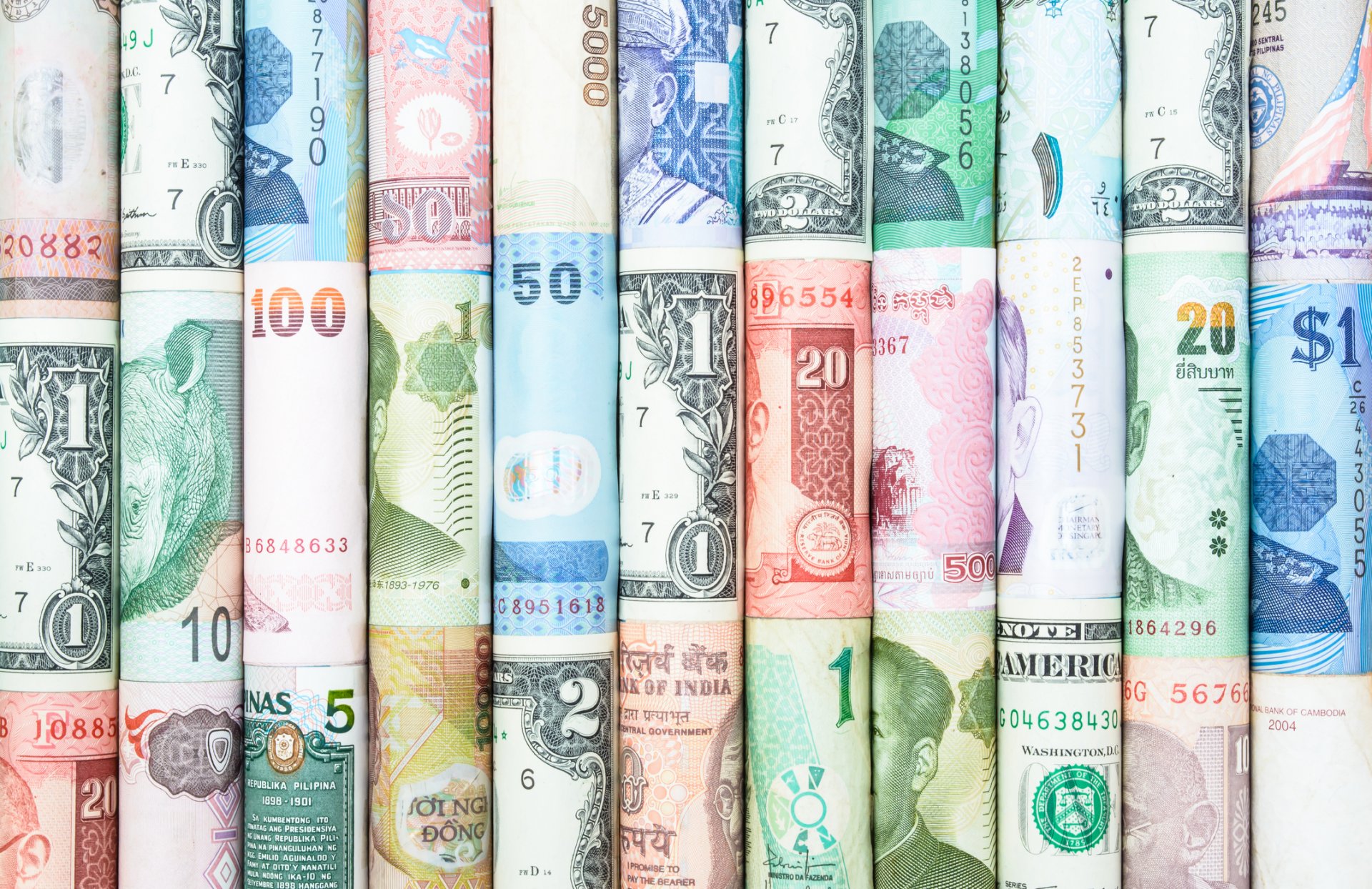 Юанът напредва като валута за разплащане в световната търговия