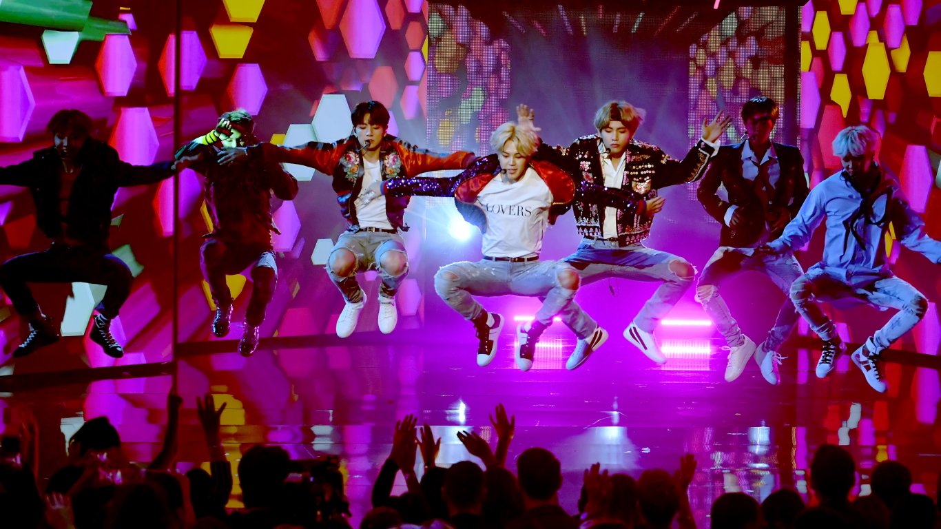 BTS отбелязва деветата годишнина от дебюта си с нов албум