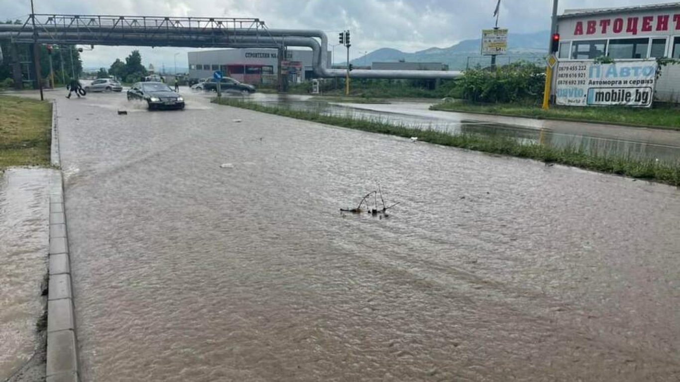 Кметът на Враца обяви бедствено положение заради поройните дъждове