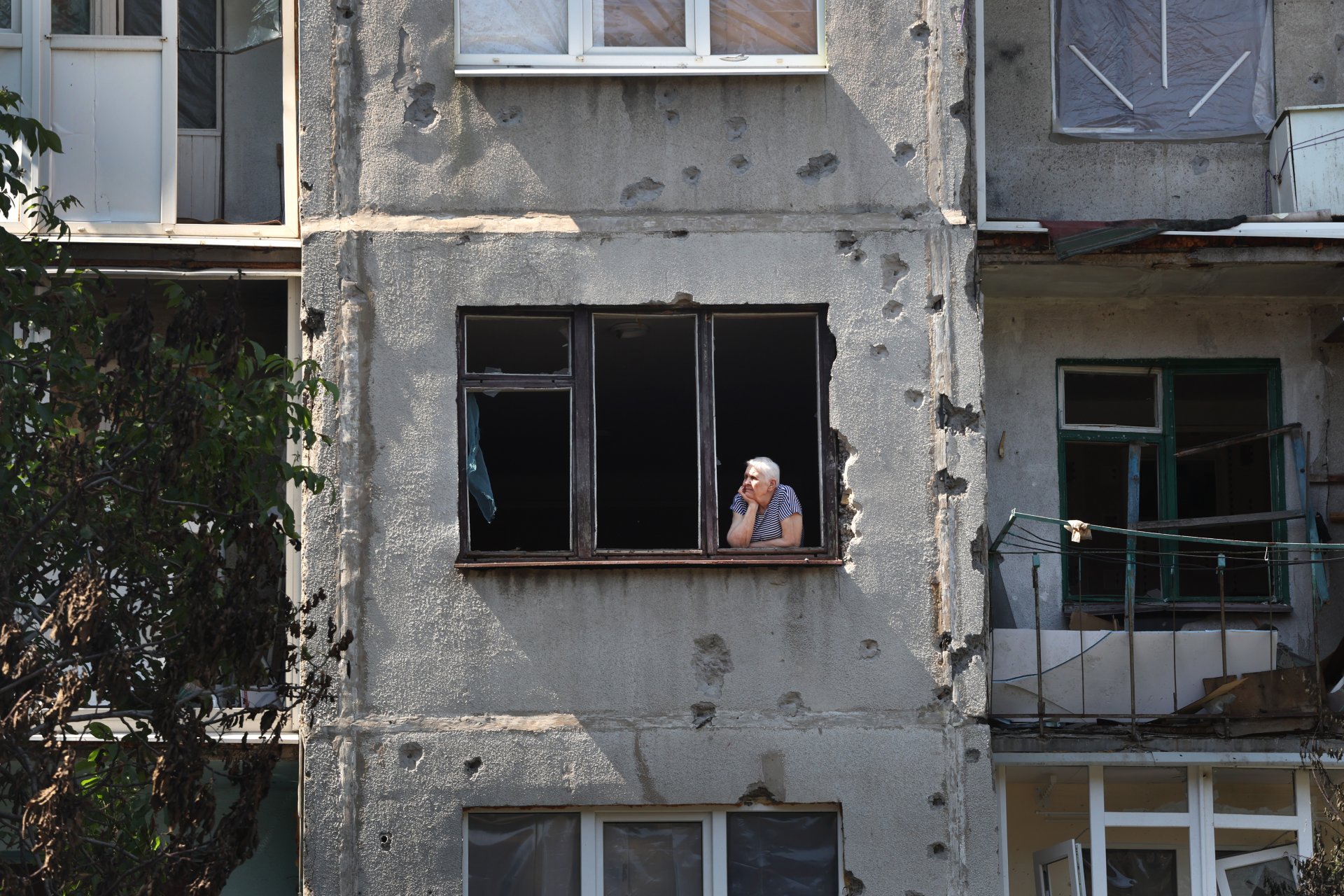Украинката Идея не напуска дома си след като ракета покосява жилищната сграда