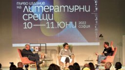Олга Токарчук и Георги Господинов: Войната е връщане назад към миналото