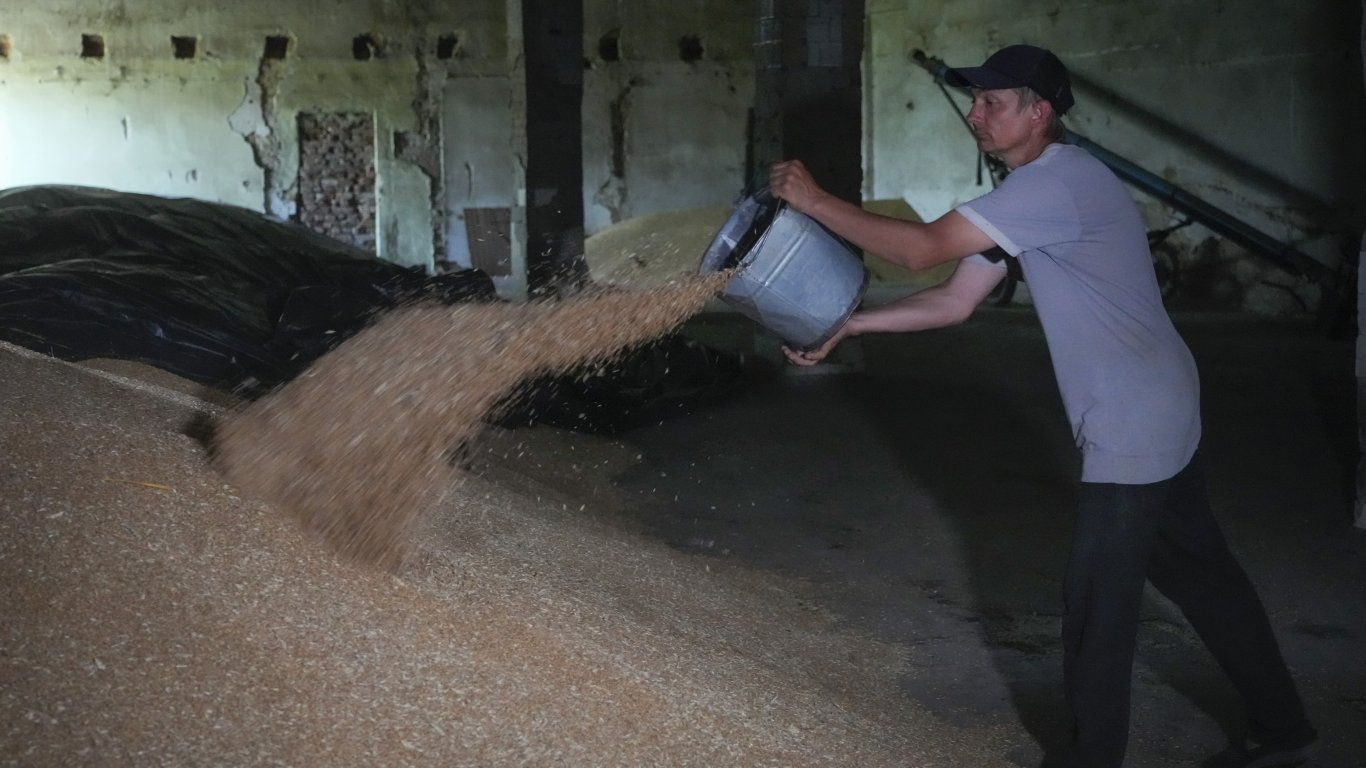 Тесни места задръстват износа на зърно от Украйна през Полша и Румъния
