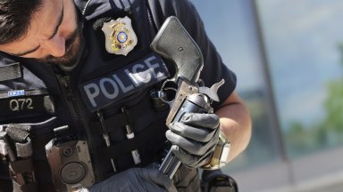 Мъж заподозрян за нападение с мачете срещу полицаи на Таймс