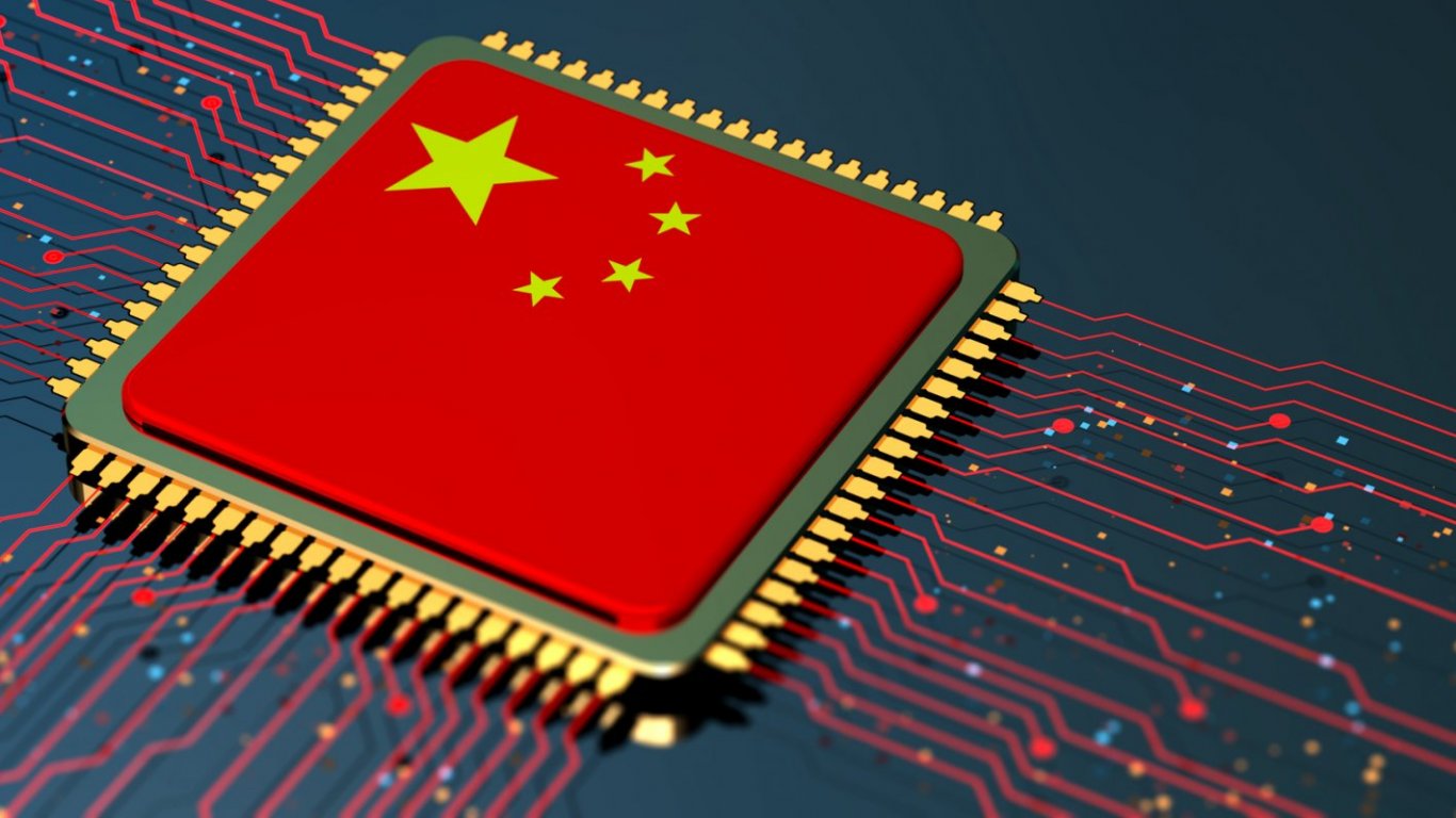 Китай въвежда ограничения за изкуствения интелект, насочен към широката общественост