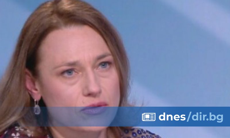 Смесването на хартиено и машинно гласуване, което се предлага в