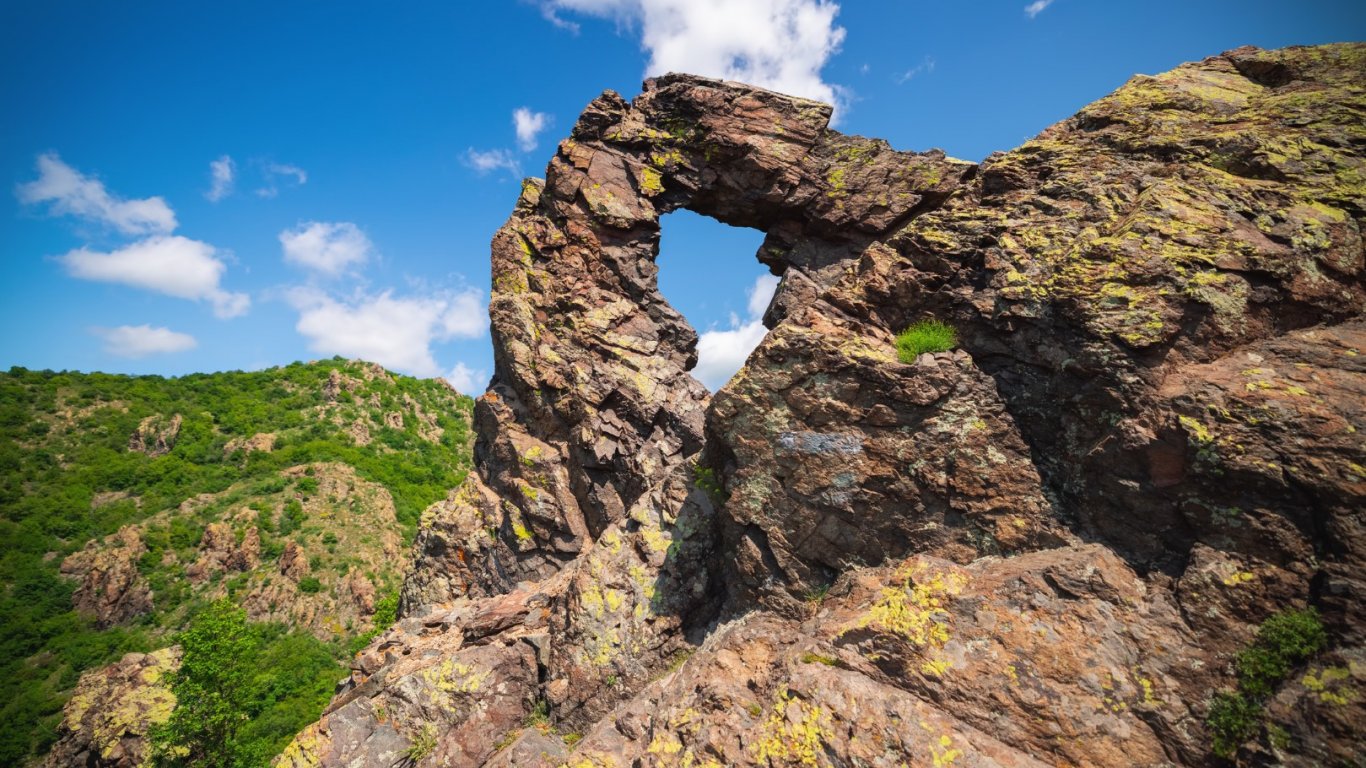 Интерактивна карта на туристически маршрути край Сливен привлича авантюристи