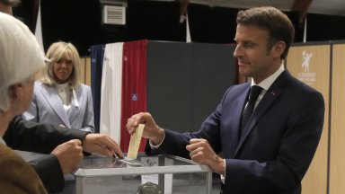 Първи резултати от вота във Франция: Макрон остава без абсолютно мнозинство в парламента