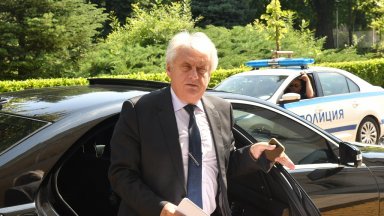 Той коментира обвиняеми за контрабанда на стоки Той добави